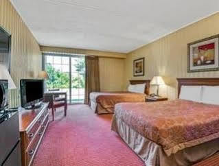 Homespring Inn & Studios - Hartford South - Rocky Hill Exterior foto